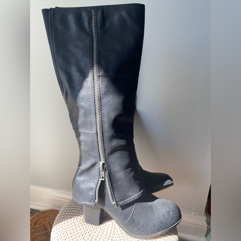 Black knee high boots - double zipper